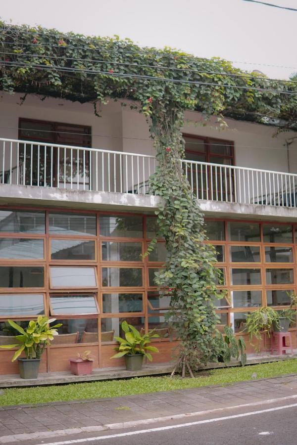 Augustina Home Malang Extérieur photo
