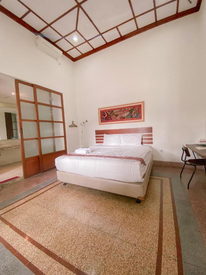 Augustina Home Malang Extérieur photo