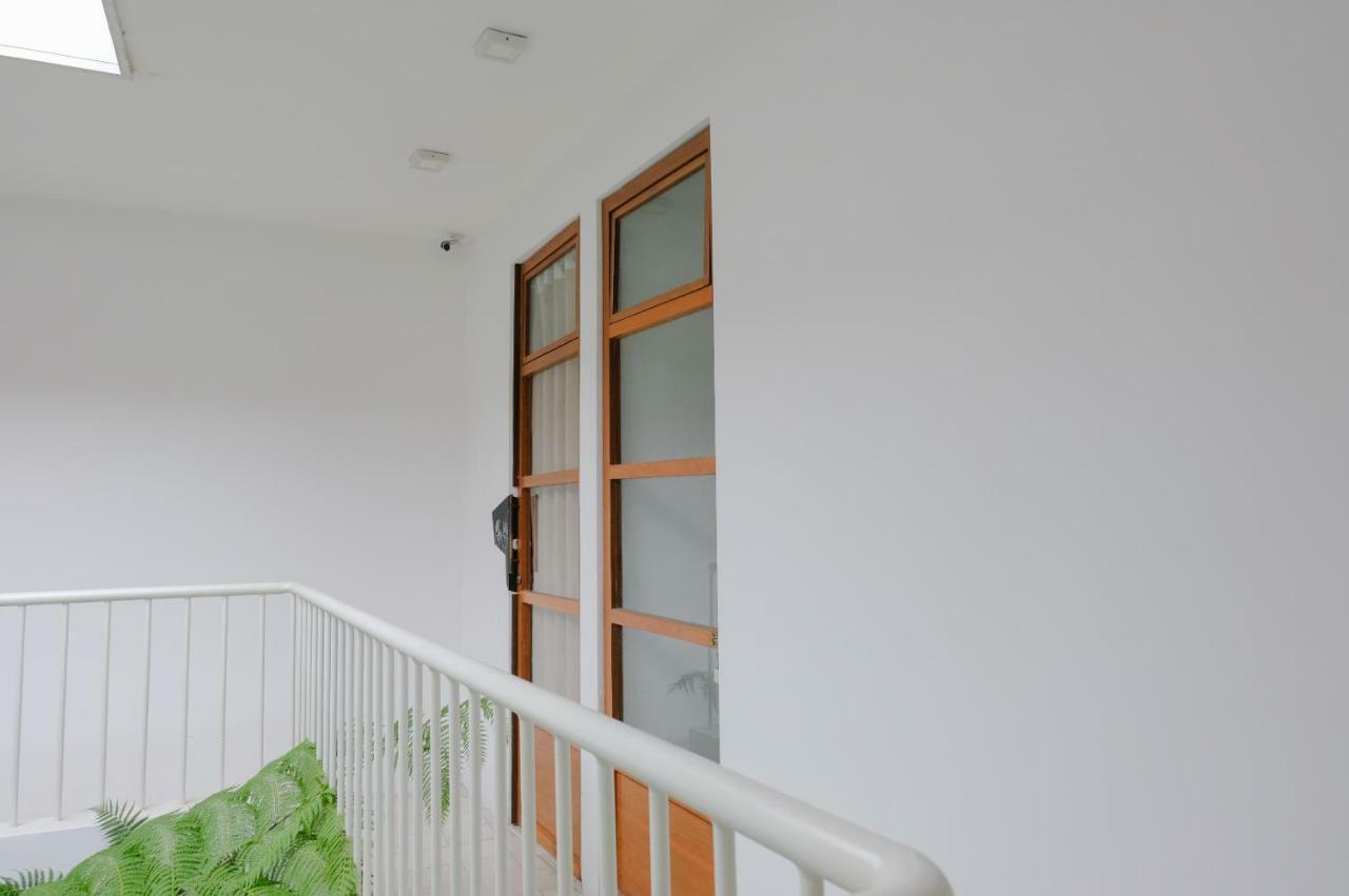 Augustina Home Malang Extérieur photo
