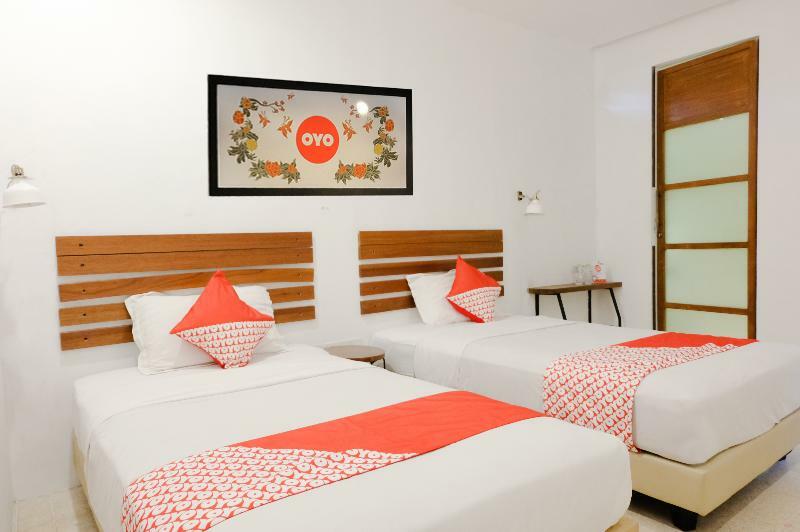 Augustina Home Malang Extérieur photo